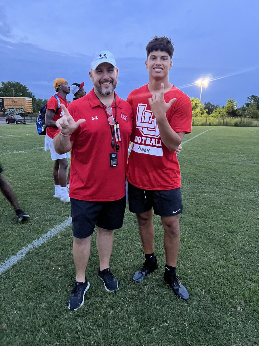 julian_salazar8's tweet photo. After a great conversation with @CoachRossomando i’m extremely blessed and thankful to say i have received my first committable  D1  offer from @LamarFootball 
@CoachRossomando @coachmac_22 @CoachWillFlem @coach_renfro @3CP_Academy @CoachOBrantley @OL_CoachLeonard @willmcbride_ https://t.co/1tLyrKb7x4
