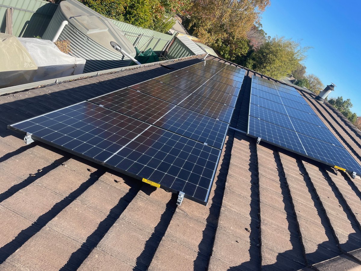 sparkysaclass's tweet image. Thinking about installing solar to your property? Now&apos;s the time to get solar &amp;amp; batteries installed to reduce energy costs and give you more flexibility in power consumption.