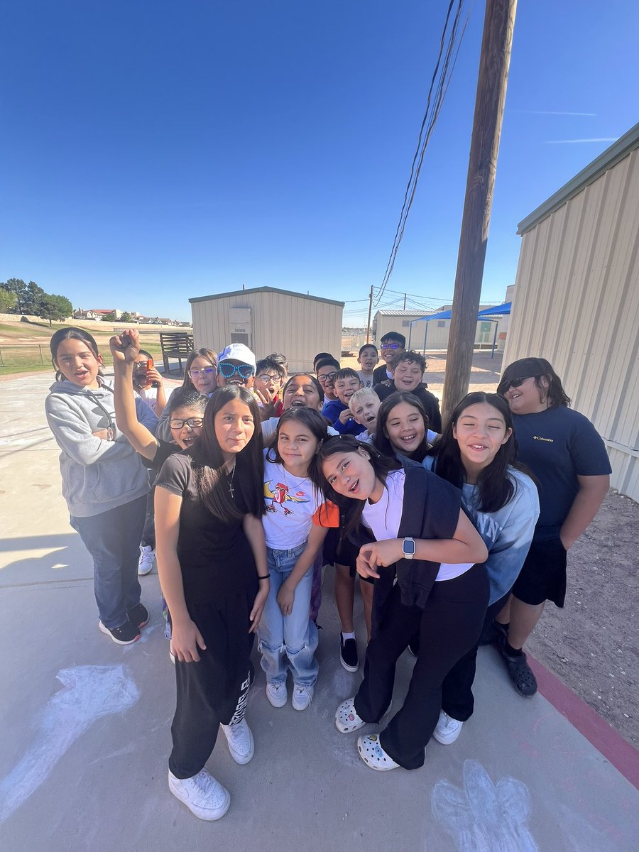 alopez_PDNFAA's tweet photo. and they’re off to middle school!! so proud of my amazing 5th graders!!🥳👩🏻‍🎓👨🏻‍🎓🤩✏️📚🍎
they enjoyed finally making their candy salad! 
#pdnfaa #proudteacher https://t.co/W4vNkrWL5h