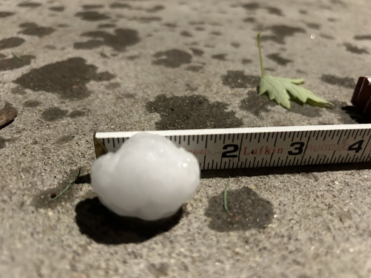 Ping pong ball (1.5”) hail at our house at 9:25pm in SE Broomfield. #COwx <a href="/NWSBoulder/">NWS Boulder</a>