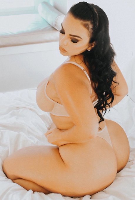 LA for the weekend 😎💦🎥 https://t.co/spZXIrHQ4D