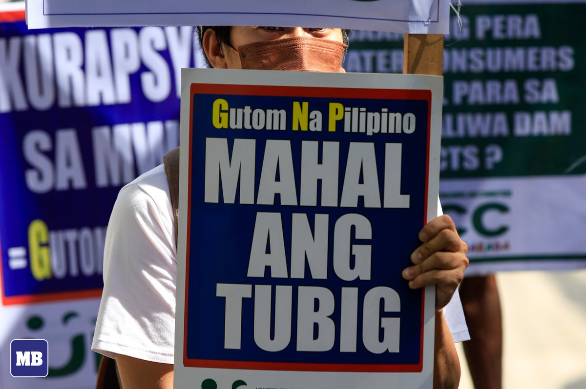 LOOK: Members of the United Filipino Consumers and Commuters (UFCC) troop to the Office of the Ombudsman in Quezon City on Friday, May 31, to file criminal and administrative cases against incumbent officials of the Metropolitan Waterworks and Sewerage System (MWSS) for their