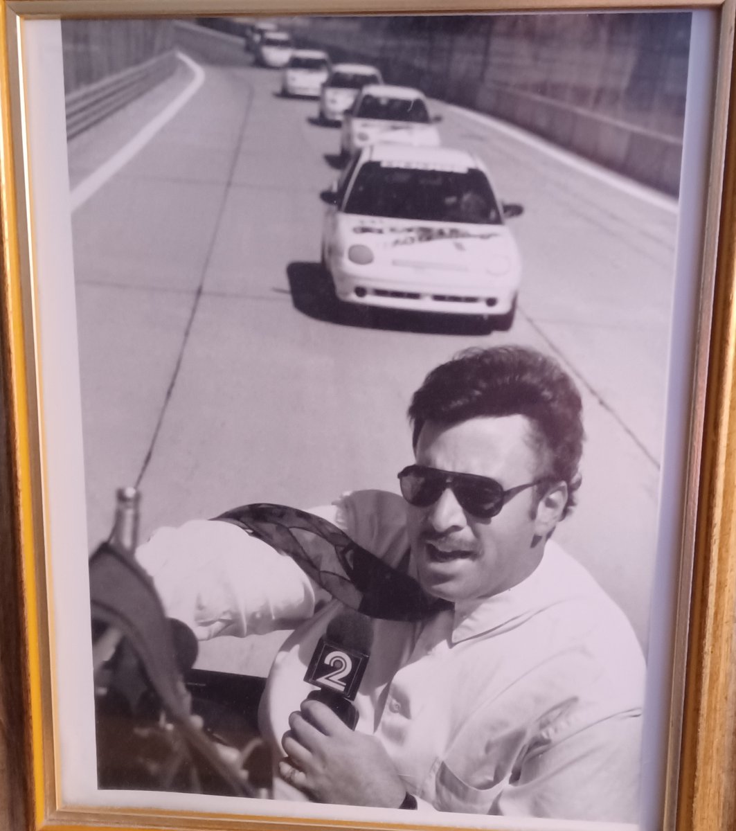 parkerandtheman's tweet photo. Back on the streets of Detroit, Friday is #FreePrixDay with access to grandstands 1 and 9. All sorts of fun and frolic downtown this weekend. Indy cars fresh from that great finish #Indy500 Sunday. But STILL, I miss Belle Isle. 3 decades rollin on the island. TV in a truck! https://t.co/rXFncUhY7j