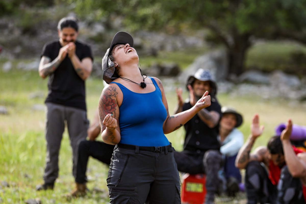 TentadosFortuna's tweet photo. ¡Romina también logró superar el reto! 😁💪 Ahora los aventureros deberán elegir quién será el ganador de la ruta. 🏍️
#TentadosPorLaFortuna, sólo por @AztecaUNO. 📺 🧭
𝐄𝐍 𝐕𝐈𝐕𝐎 👉 https://t.co/SqFZWAbFFA 📲 https://t.co/ZBXr6Kp7a4