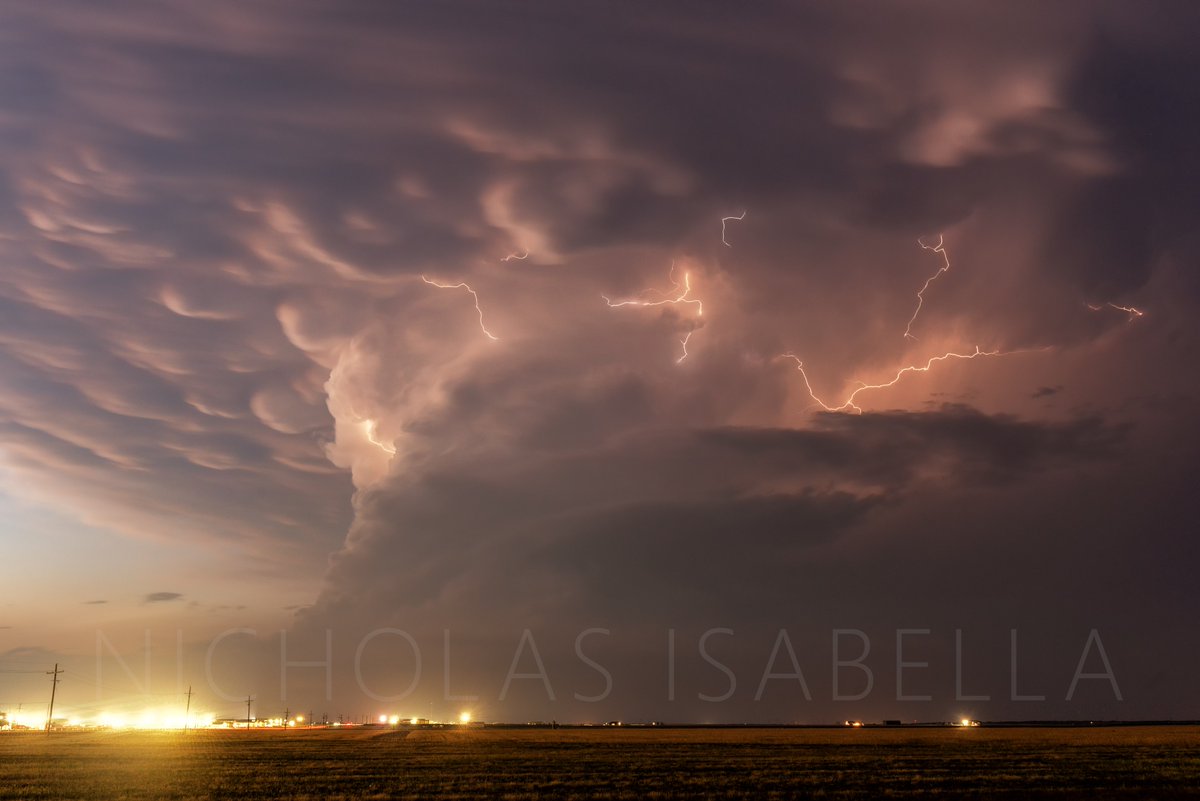 Amazing structure filled with constant lightning earlier this evening north of Seminole, Texas.