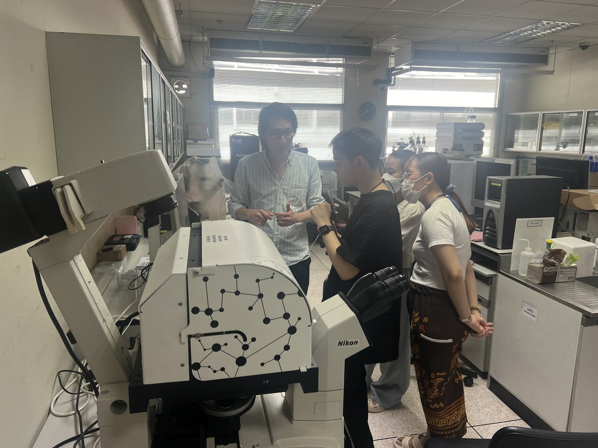 icappic's tweet photo. SICM demo in Mahidol University, Bangkok, Thailand @MahidolU #microscopy https://t.co/AELkegDALz