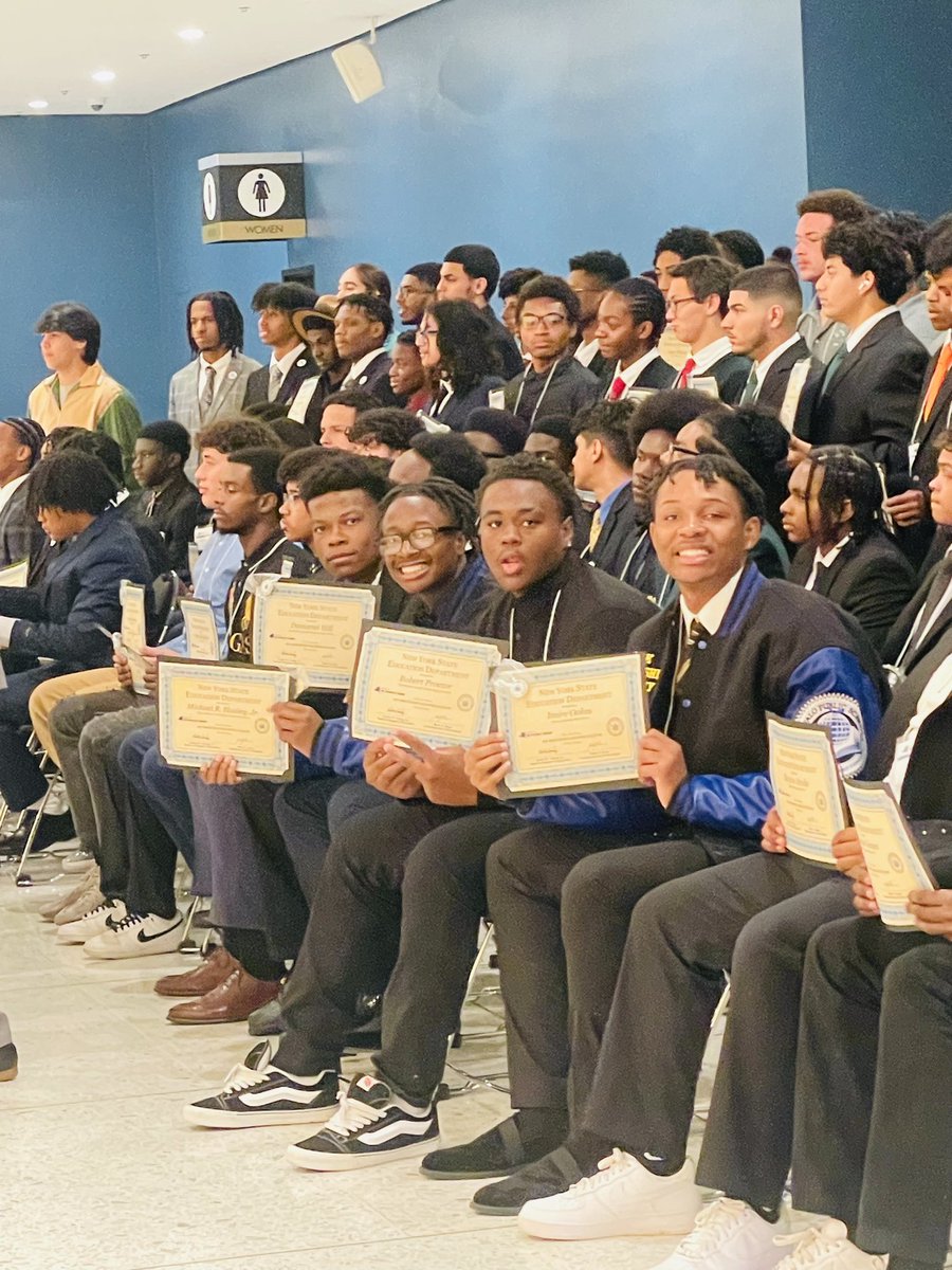 MBKSouthampton's tweet photo. We’ve had some of these scholars since 7th grade and now they are off to college. This is what legacy work looks like and this is what success feels like #NYSMBK https://t.co/3Dkxzm6XNq