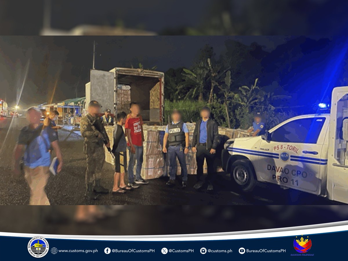 CustomsPH's tweet photo. #BOCNewsToday | On May 23, 2024, the BOC- Port of Davao, in coordination with the Task Force Davao, seized PhP17.7 million worth of smuggled cigarettes. The intercepted truck was found carrying 15,150 reams of cigarettes and other items.

Full story: https://t.co/iXm1GvCYGN https://t.co/dEuE0OwBPO
