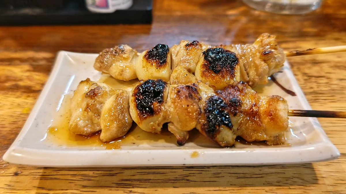 東京 上野『立飲み たきおか 』

🐔 鶏モモニンニク（2本）260円

💪滋養強壮💪
ニンニクだれ＆ニンニク

#グルメ
#上野居酒屋
#上野たきおか
#立飲みたきおか
#たきおか
#もも肉串
#モモ肉串
#焼き鳥
#串焼き
#立ち飲み
#立ち呑み
#立ち飲み屋
#立ち呑み屋
#ひとり呑み