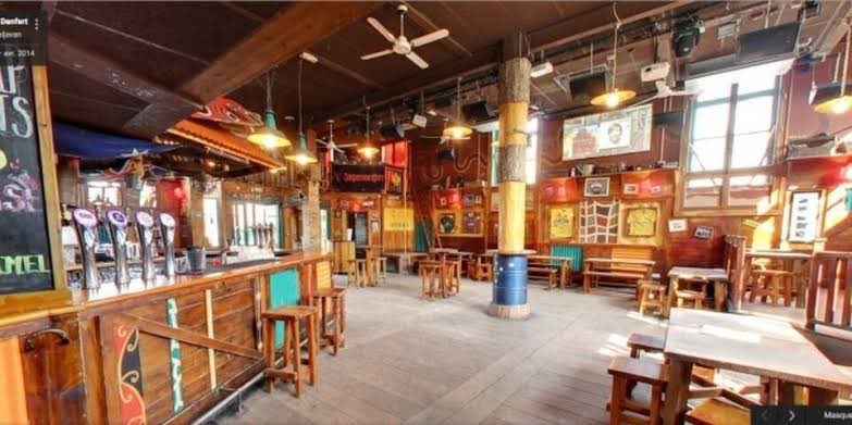 AussieDavid's tweet photo. The Aussie Bar in Paris
#paris #oz #denfert #goodtimes https://t.co/C6P8pJRfke
