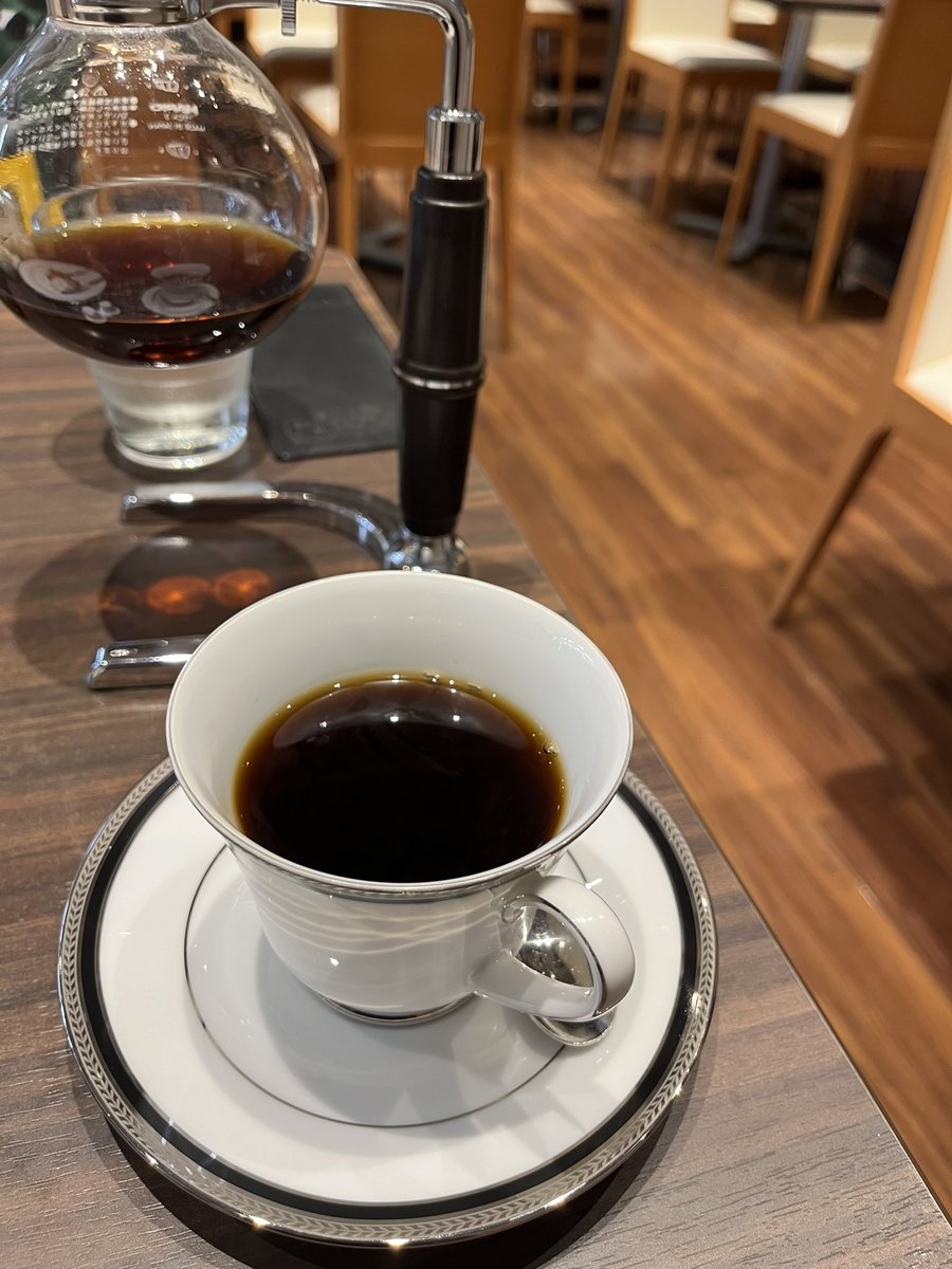 時間調整で京都丸善。地下喫茶店のサイフォンコーヒーおいしい（オカフェブレンド）