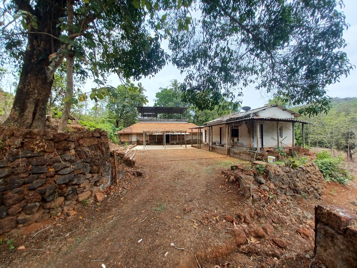 #GopalKrishnaGokhale ancestral home at Tamhanmala nr Chiplun, MH. He lived here for very short period. Gokhale's childhood & youth was at Kagal nr Kolhapur, Kolhapur, Mumbai.His कर्मभूमी was #Pune. He had a deep  bond with #Kolkata Gokhale travelled widely in India(UK, SA also).