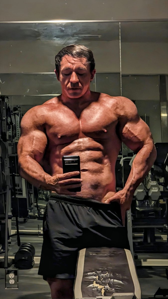 fosterfit's tweet photo. Midnight flex for your #flexfriday

#Bodybuilding #Muscle #Fitness #Stud #Jock #MuscleGrowth #Bodybuilder #MuscleWorship #MensPhysique #Biceps #Fit #FitMen #FitnessModel #Flex #Gym #gaymuscular #GymBro #MuscleMotivation #FitnessMotivation #muscleflex #losangeles #mensphysique https://t.co/p2C8kl6WPa