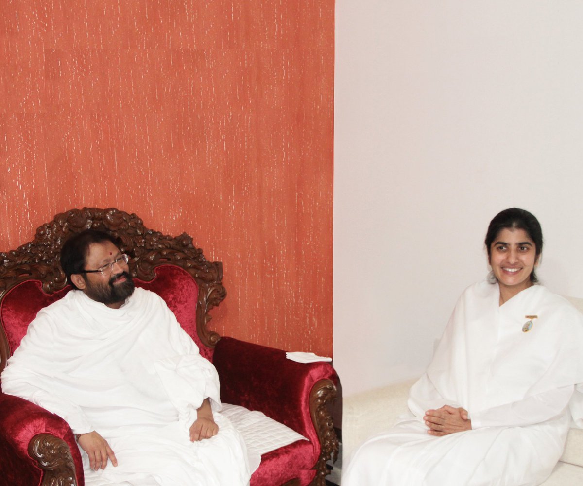 Pujya Gurudevshri Rakeshji extends greetings to @bkshivani on her birth anniversary today. Your dedication to uplifting humanity & promoting a life of virtue and self-awareness is noteworthy. The impact of your work had led to a ripple effect of positivity in society. May you be