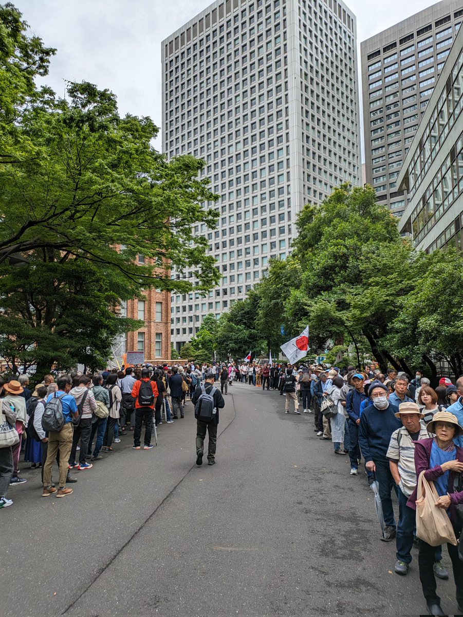 1_2_dogazosan's tweet image. これ、会場に入りきれない方の行列です

日本人の怒り、ここまできましよ
デモをしない日本人が、やっと動き始めました❗❗❗

#日比谷公園
#デモ