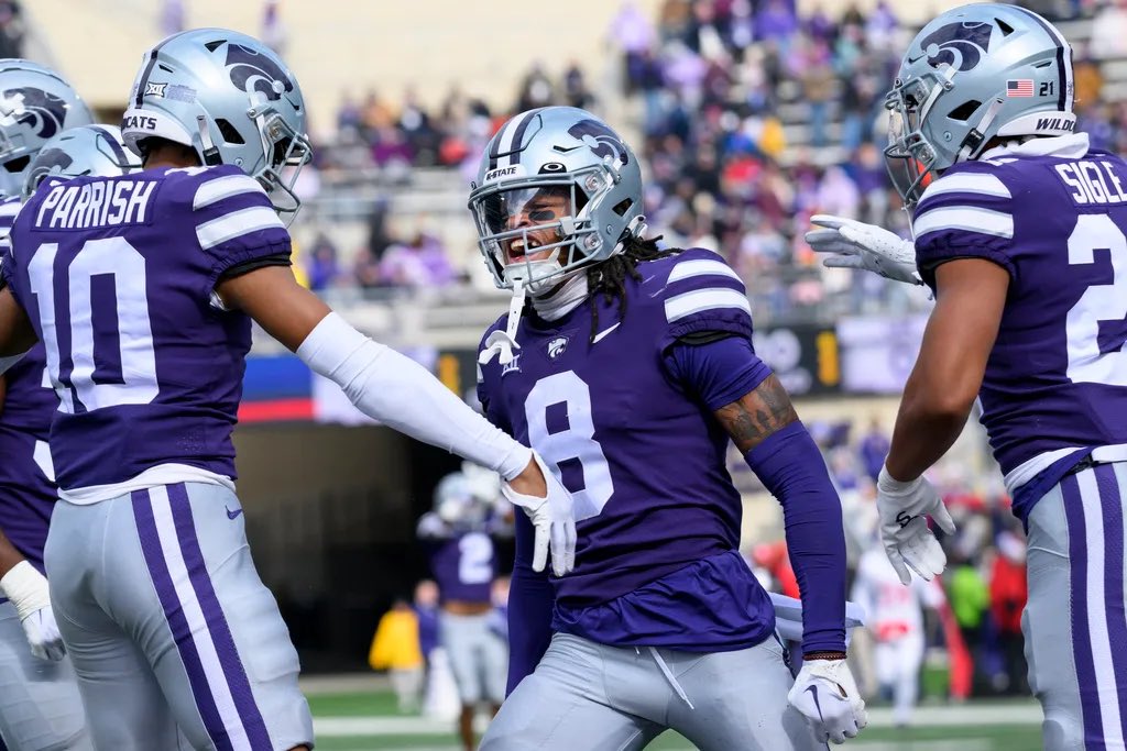 After a very exciting talk with @CoachKli I am excited to announce I have received an offer from Kansas State University! #BST @jason247scout @FootballBrophy @BrophyAthletics @CoachKlanderman @CoachMikeTui @BrianDohn247 @GregBiggins @samspiegs @BrandonHuffman @BlairAngulo