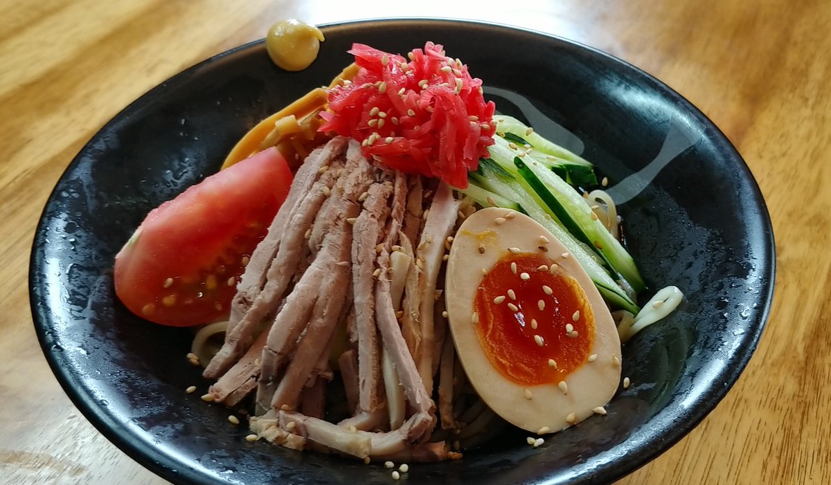 お世話になっております。

明日から6月❗❗
今年もアレの季節がやって来ました😆
夏の定番『冷やし中華』❗❗❗
明日から販売開始です。
ぜひご賞味ください😊

冷やし中華（麺量1.5玉）970円

＃冷やし中華