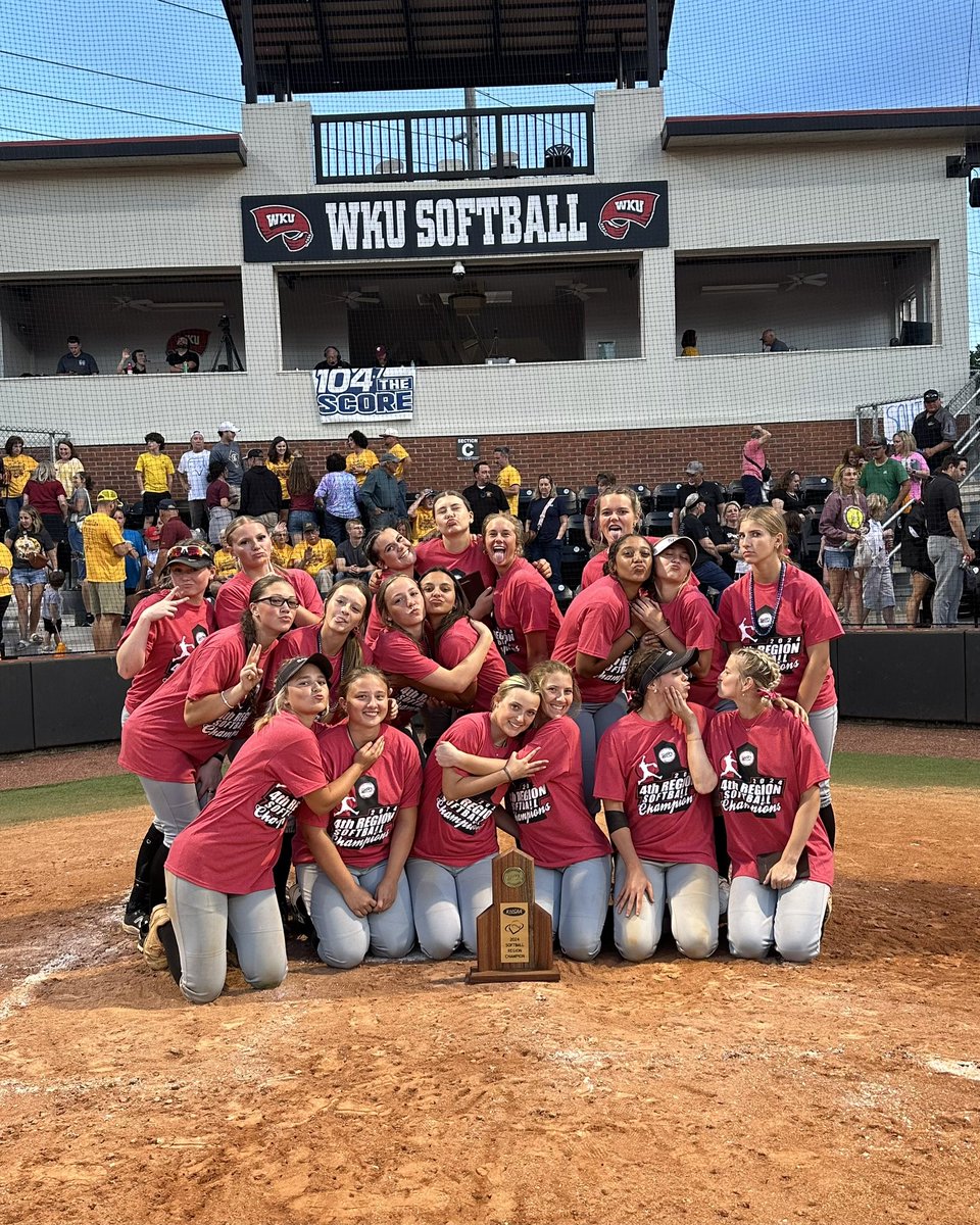 SouthWarren Softball tweet media