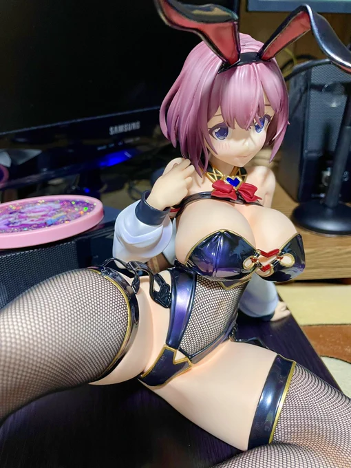 一夜ちゃんバニー届いたけどこれは最高以外の言葉が見つからんぜ………あとシンプルにドでかいのがまずそのまま満足感 