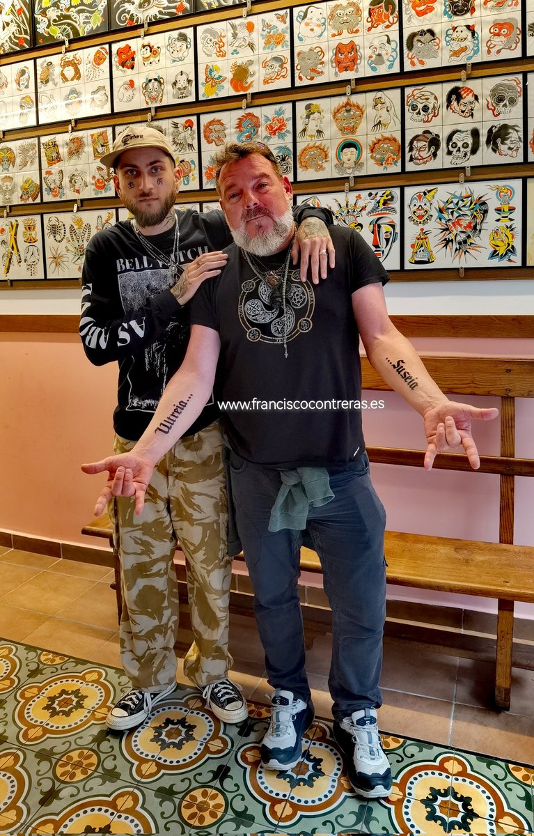 FranContrerasG's tweet image. "Cuando encuentres tu camino, el camino secreto aparecerá en tus letras, el que no se puede oír, en tu voz, el que no se ve, en tus ojos"
#Pamplona #Iruña con Luis en Aizkora Tattoo
Nuevos #tatuajes #tatto "Ultreia et Suseia"
En 24h el Camino #BMAdventure grupo China
😊🤙👣🎒📚🎙️