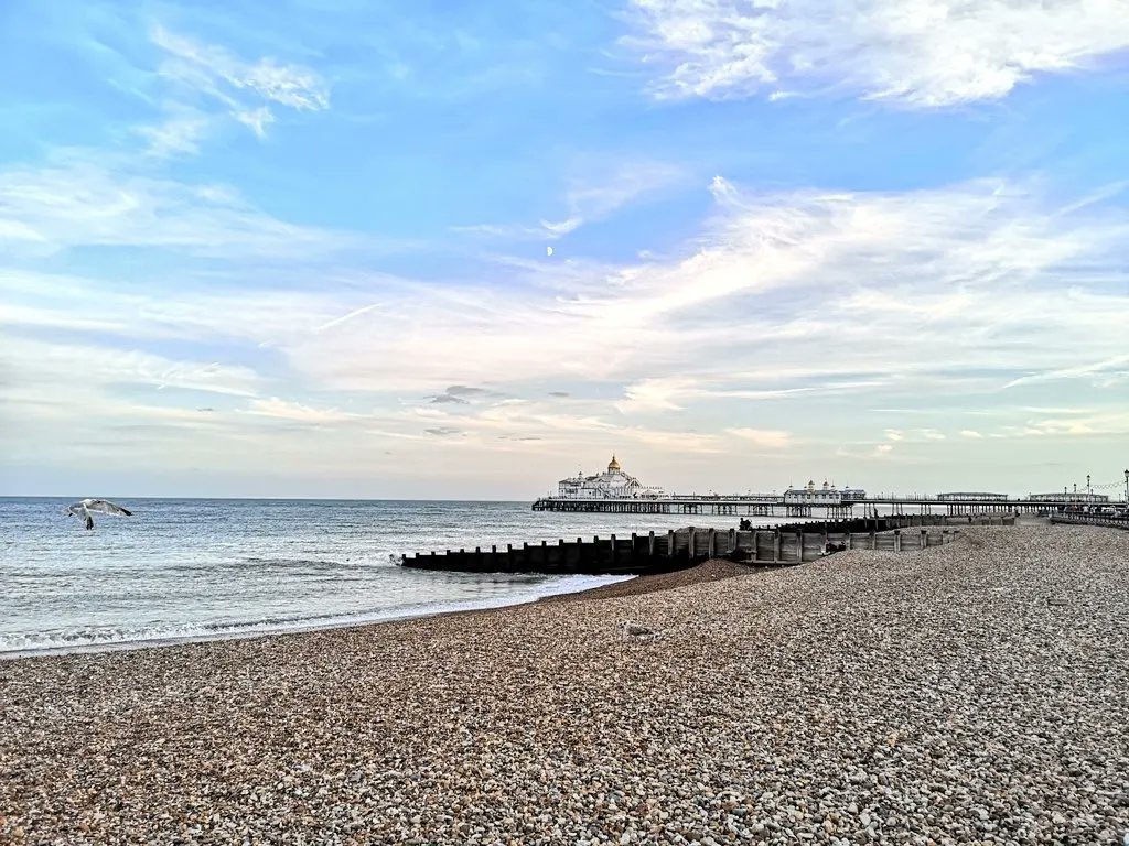 We’re investing in #OccupationalTherapy in our Acute Therapy service as part of a major transformation to enhance #HomeFirst delivery -  If you’d like to be part of this exciting journey take a look here: Closing date 3rd June! jobs.nhs.uk/candidate/joba… <a href="/WeAHPs/">WeAHPs 💙</a> <a href="/theRCOT/">Royal College of Occupational Therapists</a>