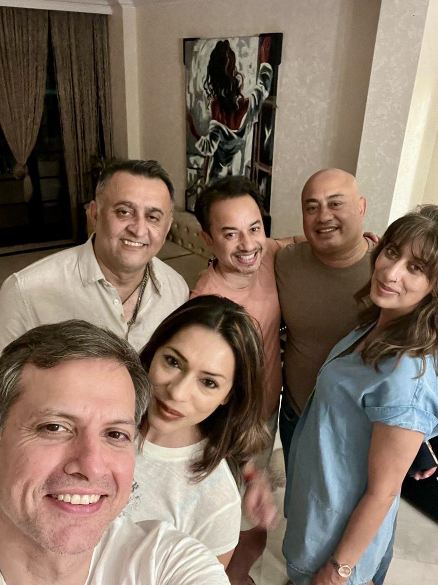 Doesn’t matter a few months or a few years or a decade, with friend you take off from where you left ♥️

#FRIENDS4EVER #Friendship #Love