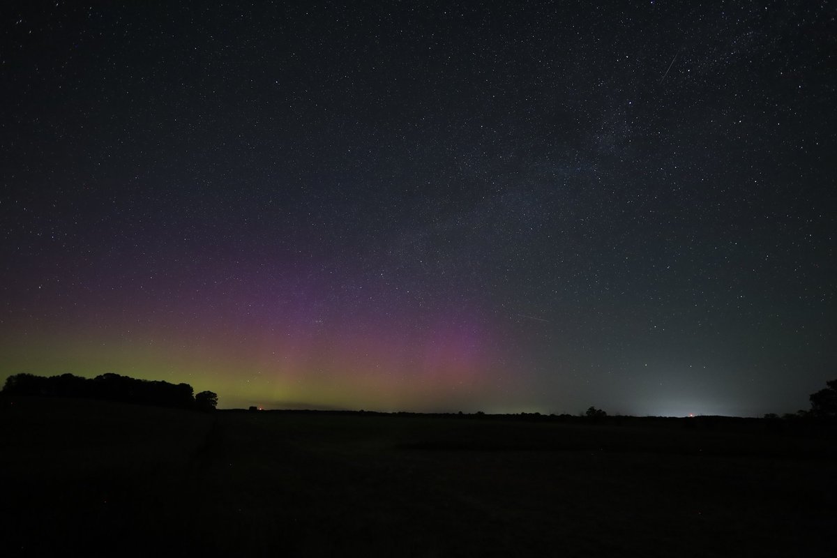 Reporting in from Clare, Michigan at 12:49am ET. #MIwx @AuroraNotify @Wicky_dubs_WX
