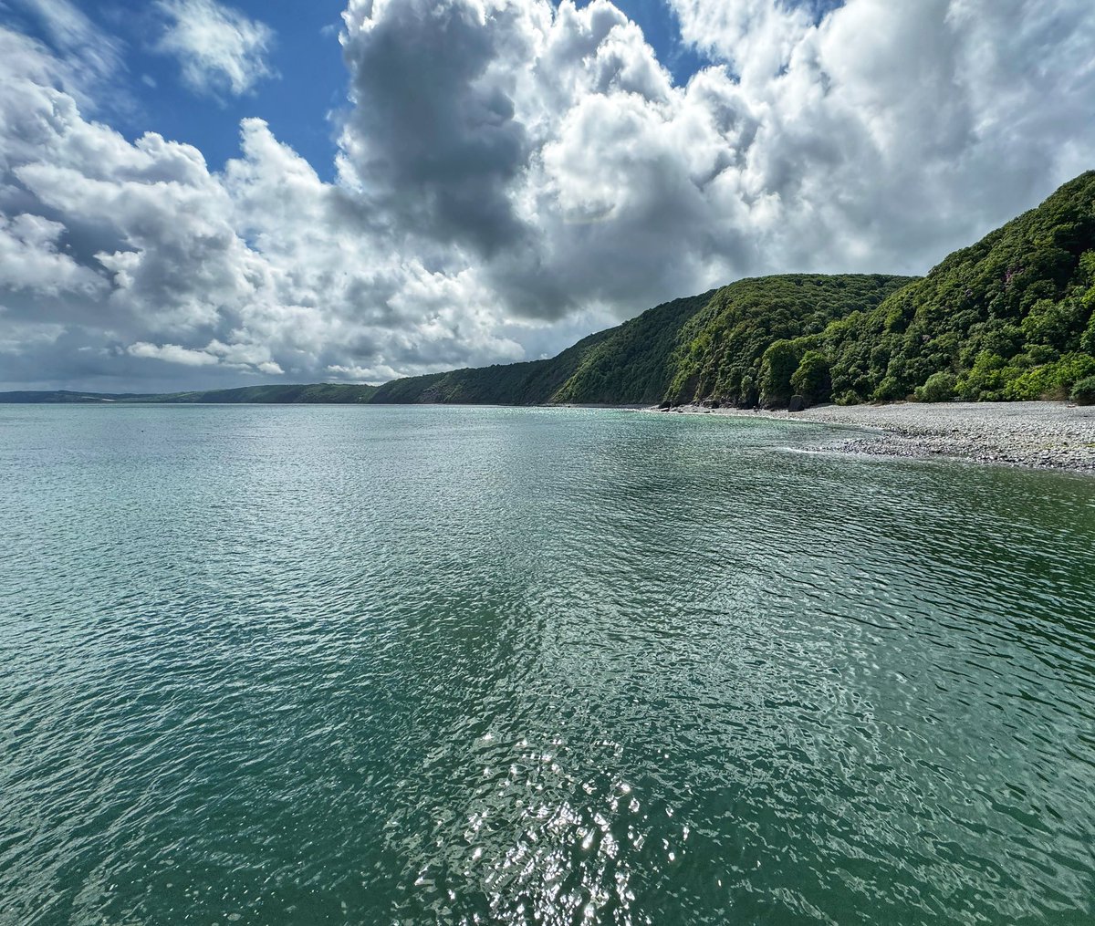 The coast is clear 🌊

#northdevon #factoftheday #picoftheday #northdevoncoast #north_devon #visitdevon #lovedevon #springindevon #devongin #northdevonlife #northdevonliving 
#distilledinbideford #atlanticspiritgin #spiritoftheatlantic