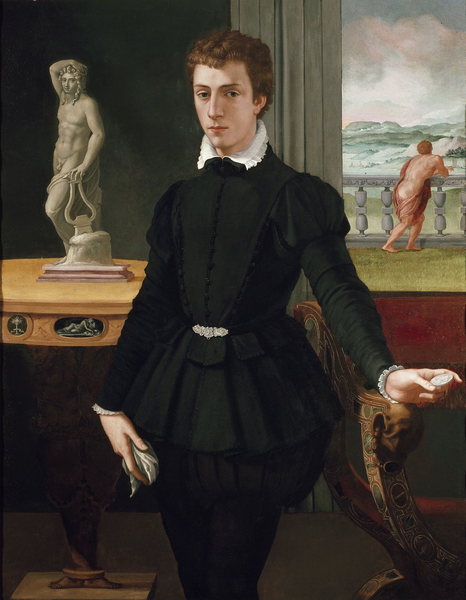 Portrait of a young man: polished late Mannerist portrayal of aristocratic sitter holding medal, with statuette of Apollo Citharoedos, oil on panel 1561 by Alessandro Allori, Florentine artist, pupil of Bronzino; born #OTD 1535.
@AshmoleanMuseum
