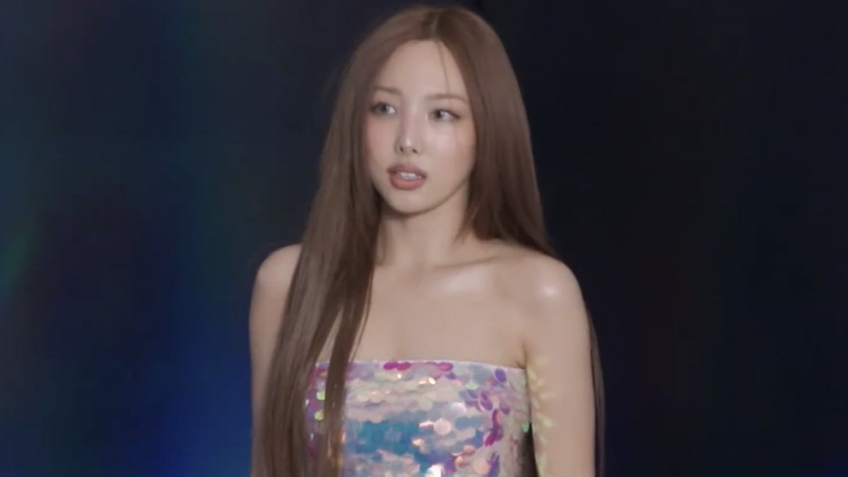 imnayeonarchive's tweet photo. NAYEON???? https://t.co/q1gJV1QxjB