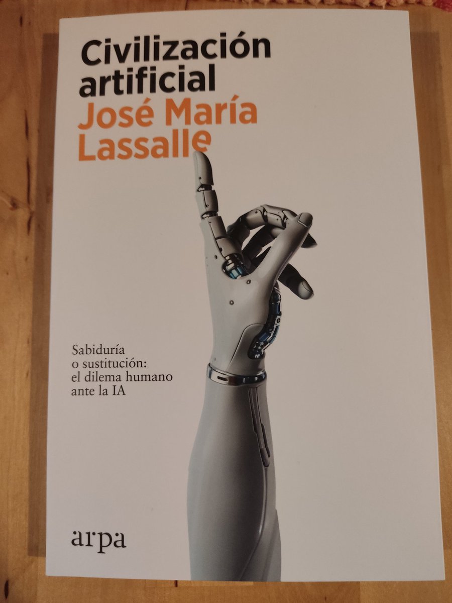 Ayer en @hibridalab_eus Centro de Innovación Abierta y Transferencia Creativa de <a href="/Araba/">Arabako Foru Aldundia | Diputación Foral de Álava</a>  el polifacético José María Lasalle presentó su libro Civilización Artifici en animada charla con <a href="/evasilmi/">Eva Silván</a> y @RobertoGomezIgl Auténtico lujo contar con un proyecto así en Vitoria-Gasteiz