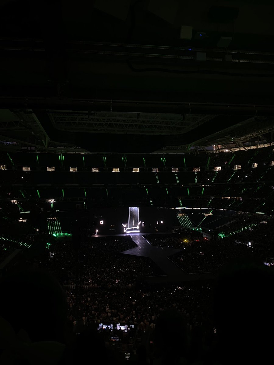 Roomeeraa's tweet photo. I had the time of my life, with you 🤍#TaylorSwiftErasTourEspaña #TStheErasTour https://t.co/YmjpykAcJK