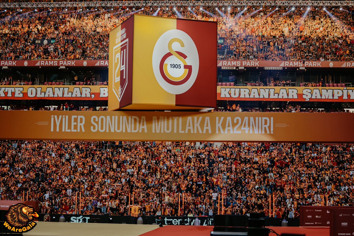 Günaydın Büyük #Galatasaray ailesi. ♥️💛 #WeAreGala @wearegal #Hedef25 #ŞampiyonGalatasaray 🏆