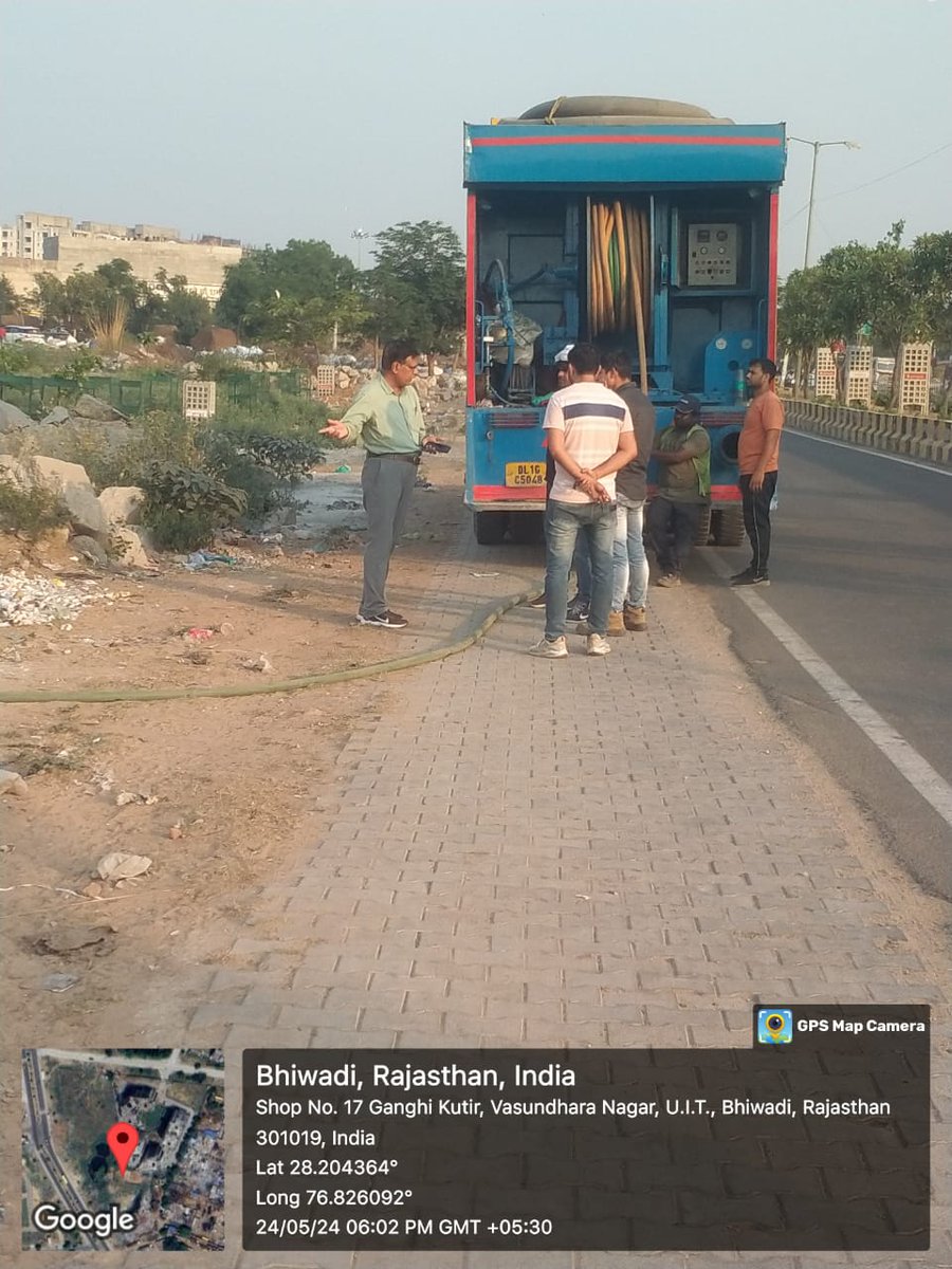 Inspection of Sewer cleaning work in Bhiwadi by BIDA team

<a href="/DIPRRajasthan/">सूचना एवं जनसम्पर्क विभाग, राजस्थान सरकार</a>