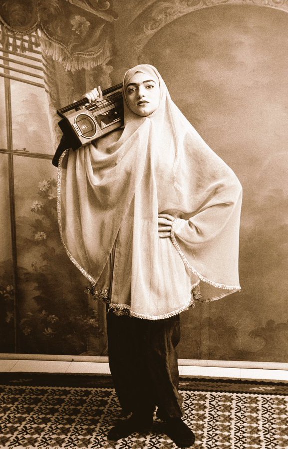 'Qajar', 2002, a series of studio-photographs by Iranian photographer Shadi Ghadirian inspired by portrait photos from the Qajar period #WomensArt