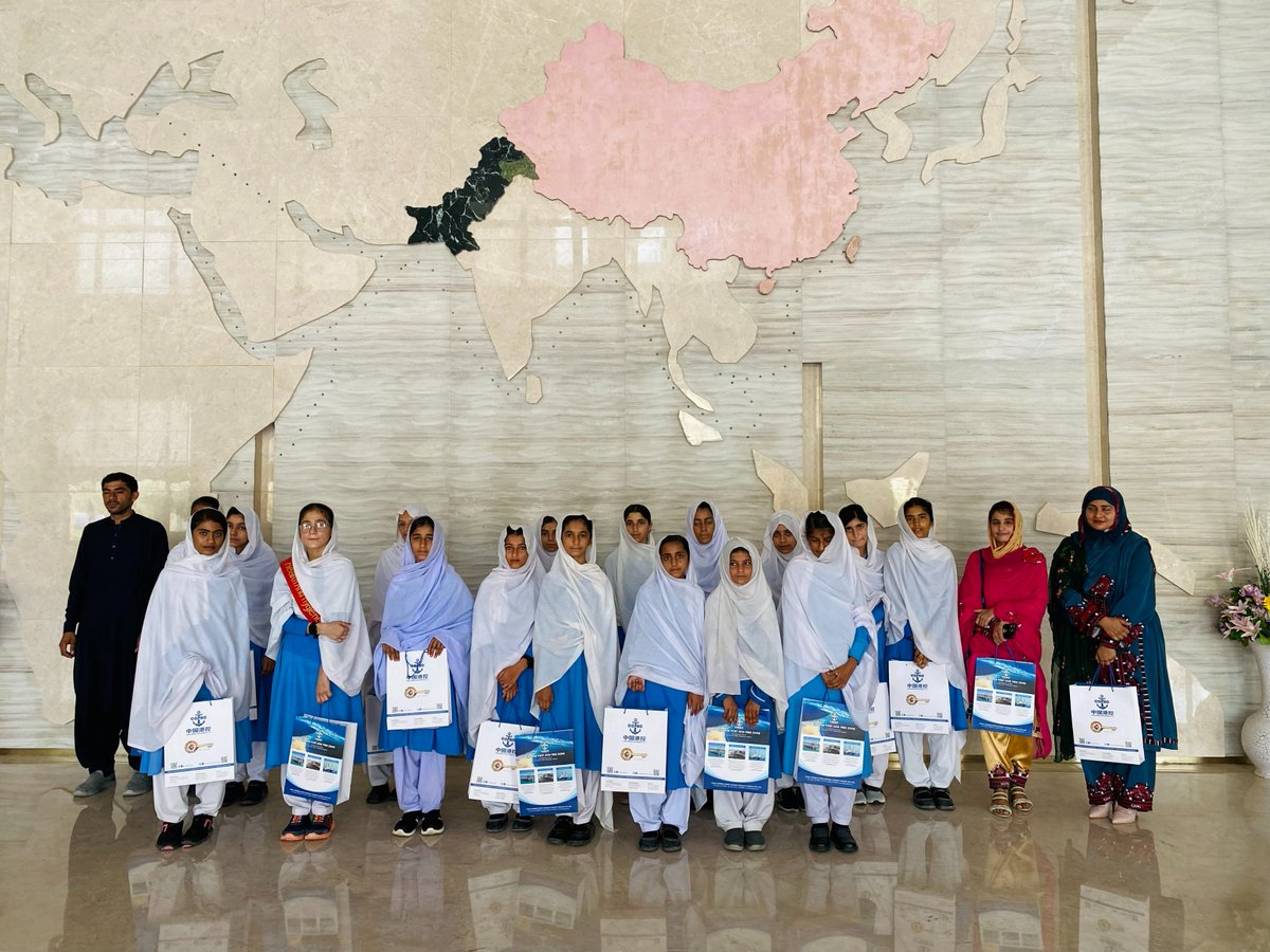 PR_COPHC's tweet photo. 30th May, students from Faqeer Girls' school had a wonderful visit to Gwadar Port, visited Gwadar Business Center, new Desalination plant, South China Commodity Exhibition and Trading Center and other facilities built by Chinese. https://t.co/ReC8KoQ8Ak