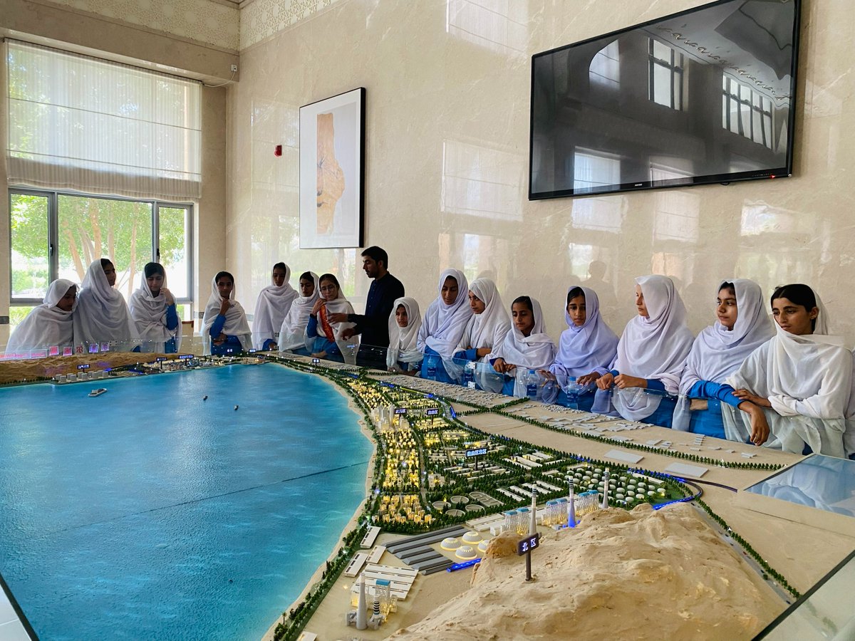 30th May, students from Faqeer Girls' school had a wonderful visit to Gwadar Port, visited Gwadar Business Center, new Desalination plant, South China Commodity Exhibition and Trading Center and other facilities built by Chinese.