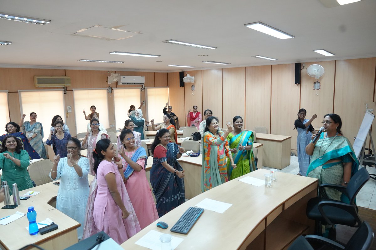 Women in Leadership Programme in collaboration with Maharashtra State Faculty Development Academy, started at VAMNICOM. It provided an opportunity for esteemed resource persons to share their leadership experiences. @MSFDA_Official @hema_28