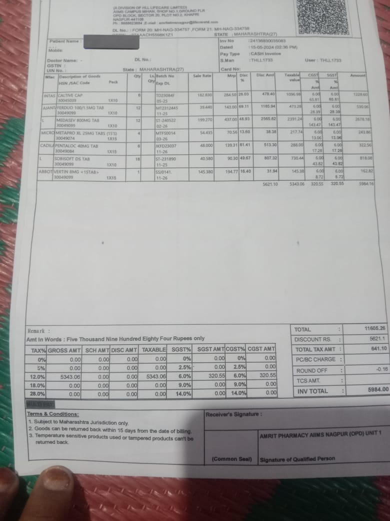 kausar_nargis's tweet photo. Old couple
Husband is physically handicapped
Income is very less they are just dragging the cart of life.
Wife suffered with End stage kidney disease
She is not ready for dialysis.
She is on palliative treatment
Need #8k_per_month for her medicine & travelling charges
#Donate_RT https://t.co/bfamTK4NX0