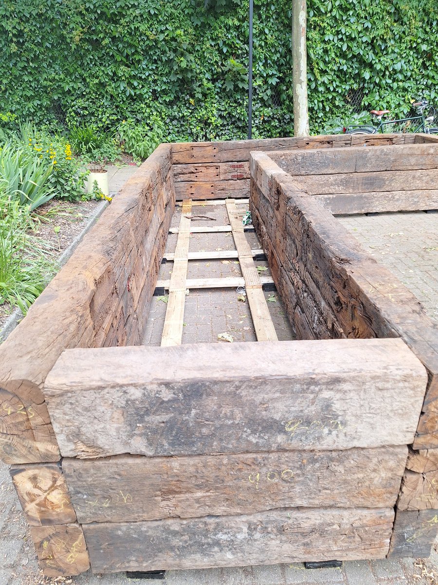 NightingaleE5's tweet image. The soon to be completed #nightingaleestate #parklet. Will really add to the #green look of that corner of Napoleon Road, and the other #gardening work by residents &amp;amp; other #volunteers.

Look forward to adding plants and sitting out there on a Summer's evening soon 💚