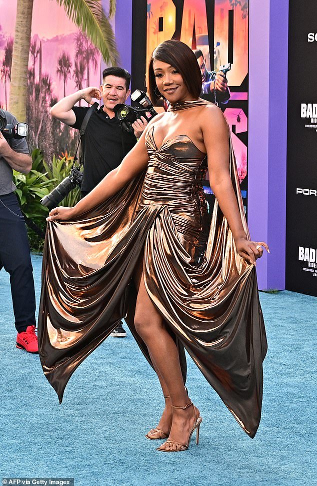 Breaking: Tiffany Haddish stuns in strapless chocolate brown dress while hitting the red carpet at the Bad Boys: Ride or Die in Los Angeles nybreaking.com/tiffany-haddis… #Angeles #bad #Boys