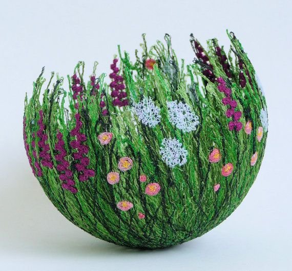 Contemporary textile artist Anne Honeyman creates bowls that depict hedgerows, gardens, woodland flowers #womensart