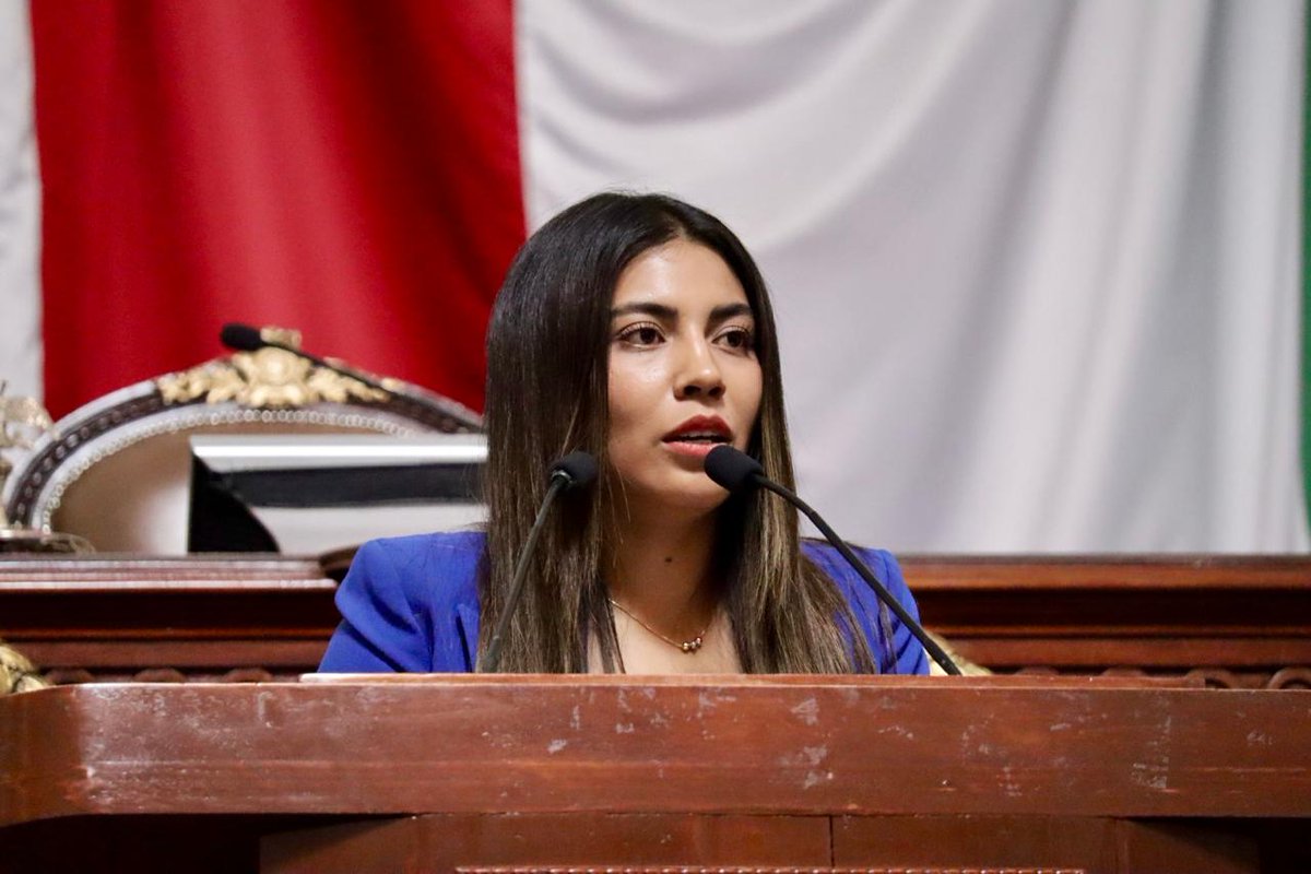 🏛️🥇A nombre de la Comisión de Turismo, la diputada Frida Jimena Guillén  Ortiz expresó que las y los galardonados representan una de las industrias  más importantes para la Ciudad de México. Destacó