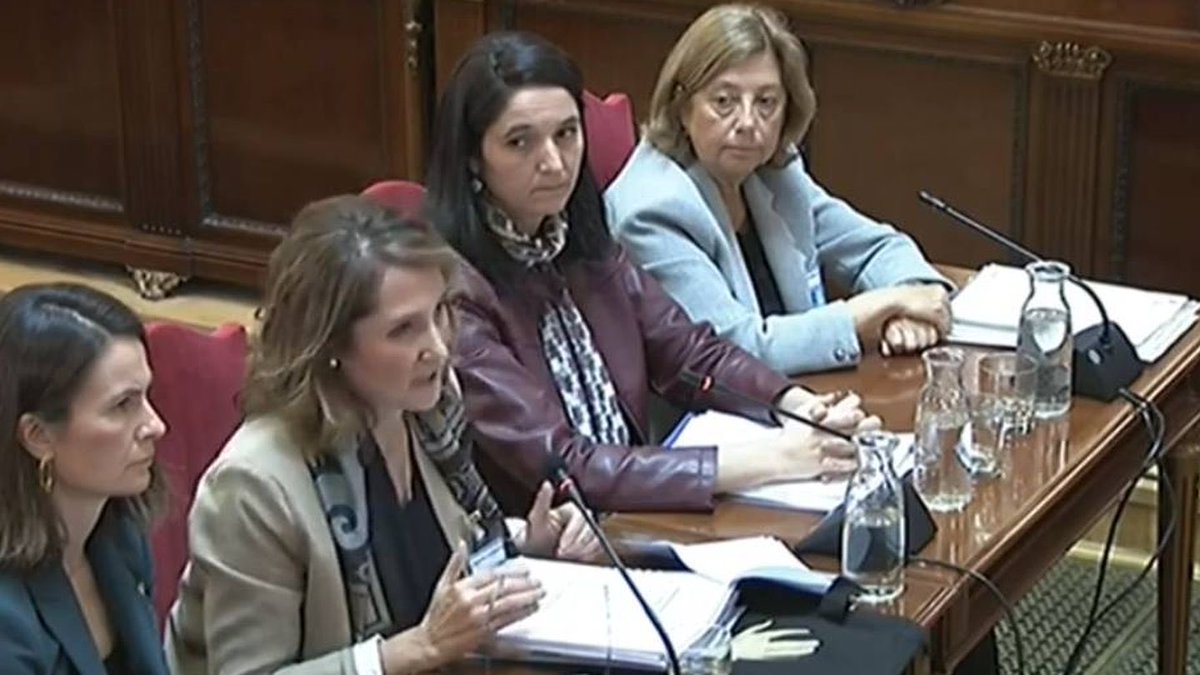 Estas chicas son las peritos de Hacienda que declararon en el procés. Apuntalaron la condena por malversación. Ese delito no puede ser amnistiado. Lo prohíbe expresamente el Derecho de la Unión. Gracias a su intervención muchos de los golpistas no podrán ser amnistiados. Y