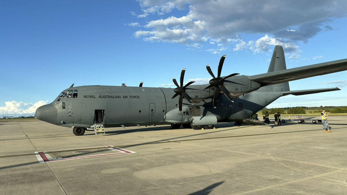 canadadownunder's tweet photo. A huge thank you to @dfat🇦🇺 and @francediplo_EN🇫🇷 for their unwavering support during the recent assisted departure flights from Noumea, New Caledonia🇳🇨 to Brisbane, Australia🇦🇺 . Your invaluable assistance ensured the safety and well-being of our 🇨🇦 citizens and their families. https://t.co/YROGbceDWS