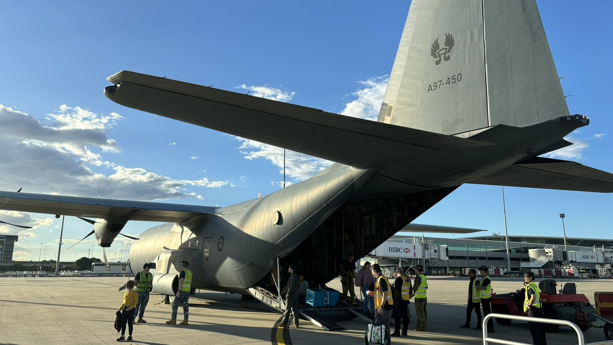 A huge thank you to <a href="/dfat/">Department of Foreign Affairs and Trade 🇦🇺</a>🇦🇺 and <a href="/francediplo_EN/">France Diplomacy 🇫🇷🇪🇺</a>🇫🇷 for their unwavering support during the recent assisted departure flights from Noumea, New Caledonia🇳🇨 to Brisbane, Australia🇦🇺 . Your invaluable assistance ensured the safety and well-being of our 🇨🇦 citizens and their families.
