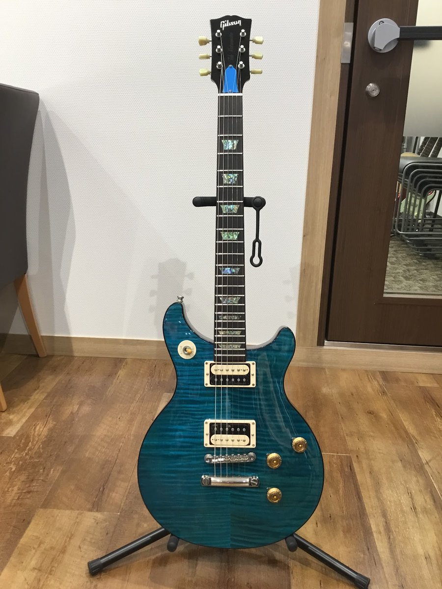 お客様のギター紹介】 Gibson Custom Shop Tak Matsumoto DC Aqua Blue