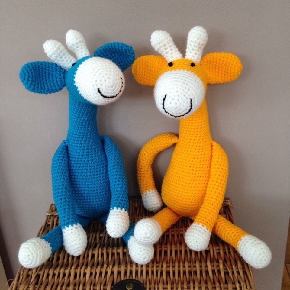 Lovely gift for giraffe lovers! Cheerful giraffe looking for love! Handmade giftidea 😊 #firsttmaster #UKMakers #MHHSBD bitzas.etsy.com/listing/223219… Other colours available in my Etsy store 😊 #earlybiz