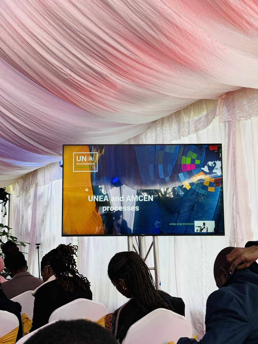 MuiaAlphonce's tweet photo. Day 2 of the #LaudatoSi assembly in Nairobi starts with an informative session by @ombisid from @UNEP on #UNEA and #AMCEN processes.
@CYNESA @AWF_Official @WWF_Kenya @VaticanIHD @CIDSE @OttaroA @davidnmunene @UNEPFaith4Earth @CAFOD @MeriDia20080132 @Makagutu @LindaMakau https://t.co/GG4X6eXhFn