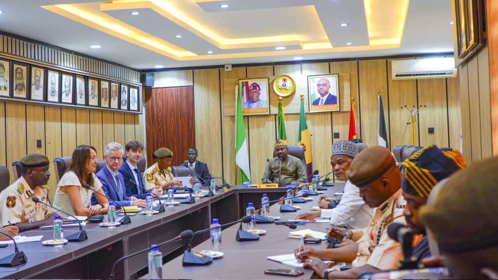 EleSpecial23's tweet photo. The meeting b/w HM @BTOofficial &amp; Mr. Rob Bokhoven, Dir of Intl Affairs from the Netherlands to strengthen bilateral relations for nat'l dev't &amp; security is really welcoming.

The FG is really opening doors for significant Int'l partnership that is highly beneficial to the nation https://t.co/jTk5uTtk1t